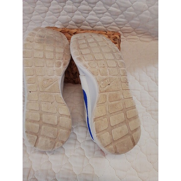 Man's Nike White Tennis Shoes Size 12 Some Wear See Pnotos - Picture 12 of 14